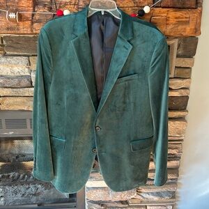 Worn once for high school homecoming.  Smoke-free home! Great condition!